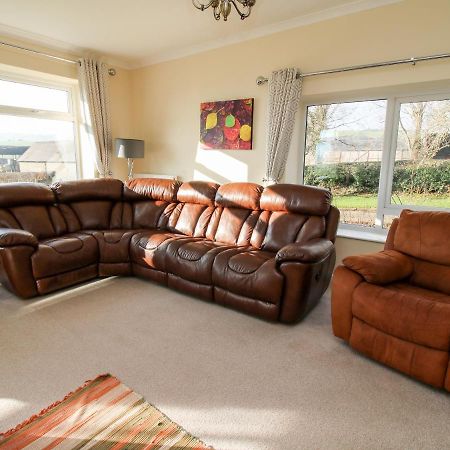 Bicton Lea Villa Acton  Eksteriør bilde
