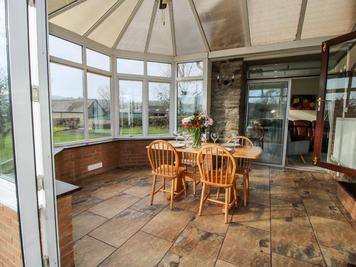 Bicton Lea Villa Acton  Eksteriør bilde