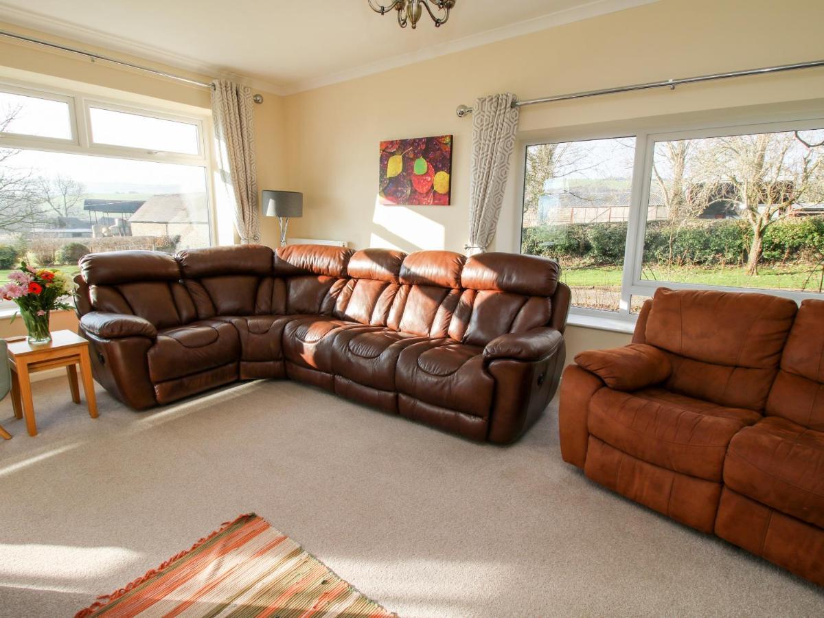 Bicton Lea Villa Acton  Eksteriør bilde