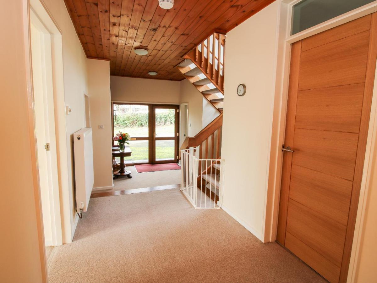 Bicton Lea Villa Acton  Eksteriør bilde