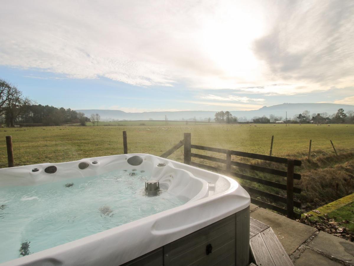 Bicton Lea Villa Acton  Eksteriør bilde