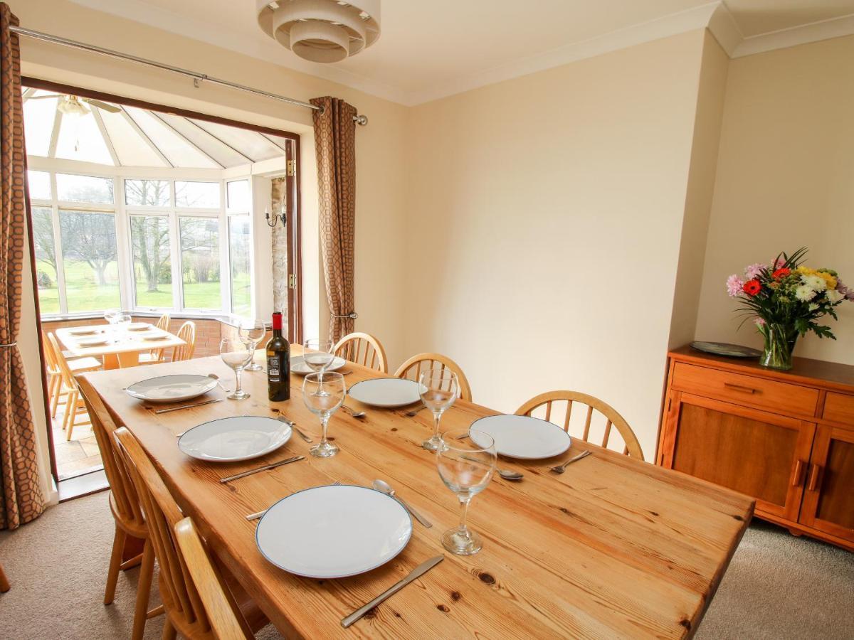 Bicton Lea Villa Acton  Eksteriør bilde
